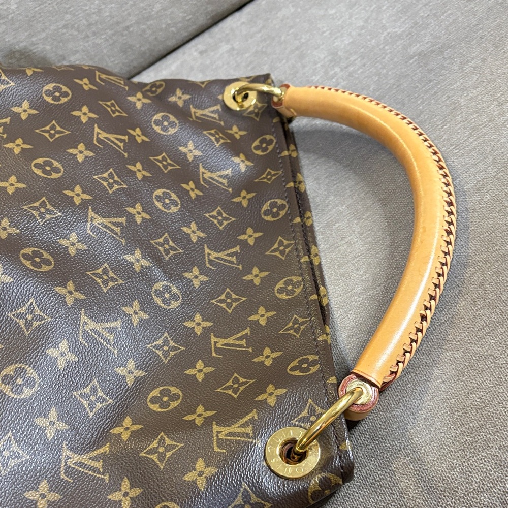 Authentic Louis Vuitton Artsy MM Monogram Hobo Rank A w/ Dust Bag - Picture 8 of 13